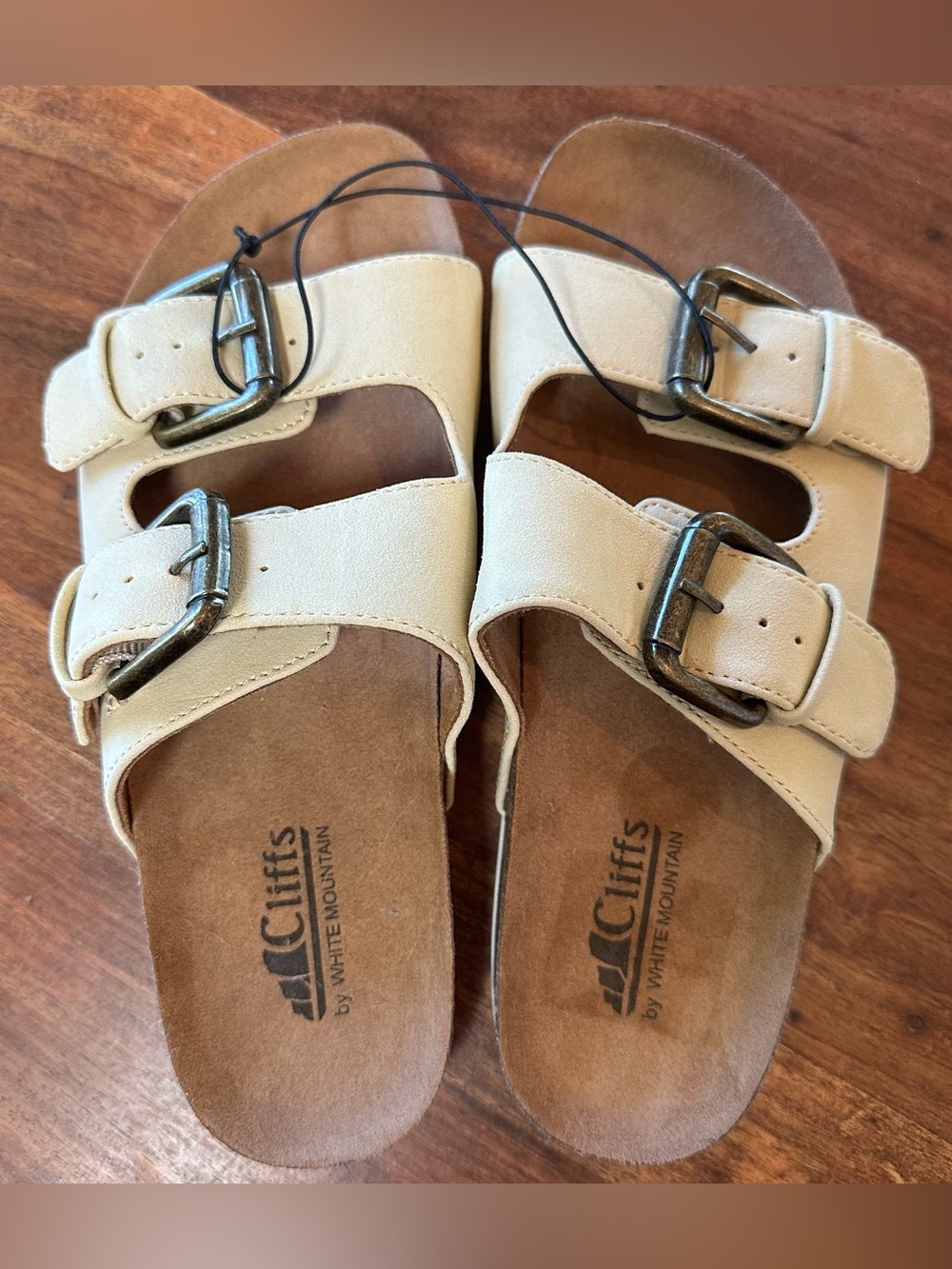 NWOT -Cliffs by White Mountain Geardo Buckle Sandals , Tan Size 7